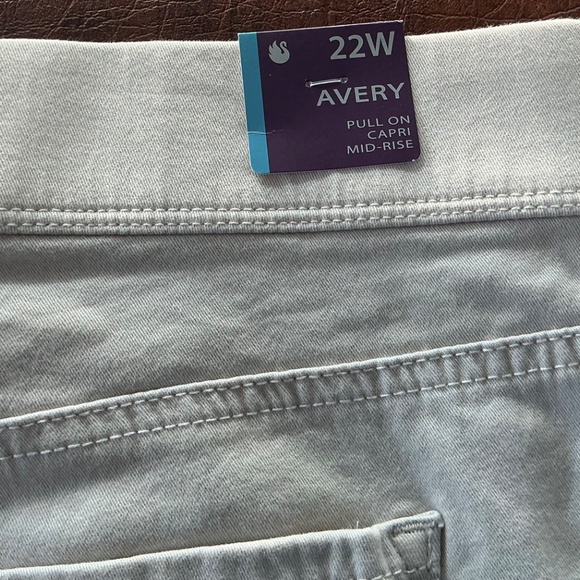 Gloria Vanderbilt 22W Jeans Mid-rise Capri Stretch Slimming Comfort Gift - Picture 6 of 15